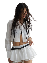 Load image into Gallery viewer, Cropped Button-Up Cotton Blouse