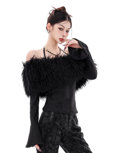 'Allure' Fur-Trimmed Off-Shoulder Top