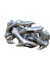 Load image into Gallery viewer, Thorn Embrace Metal Ring